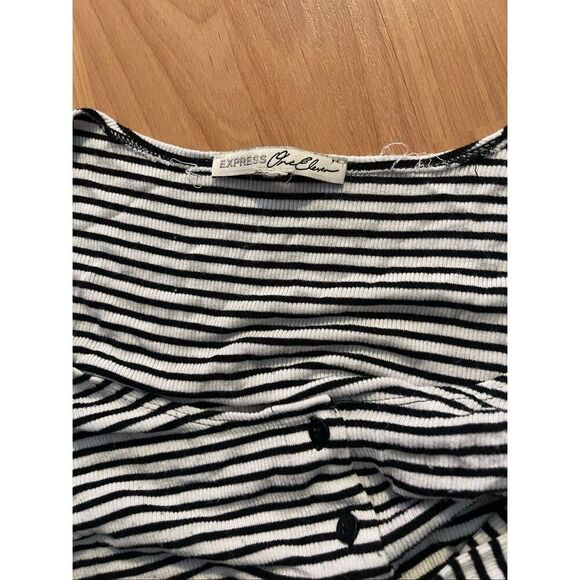 Express Black And White Striped Cropped Long Sleeve Women’s Size M - Picture 2 of 4